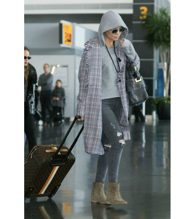 airportstylecelebs_02.jpg