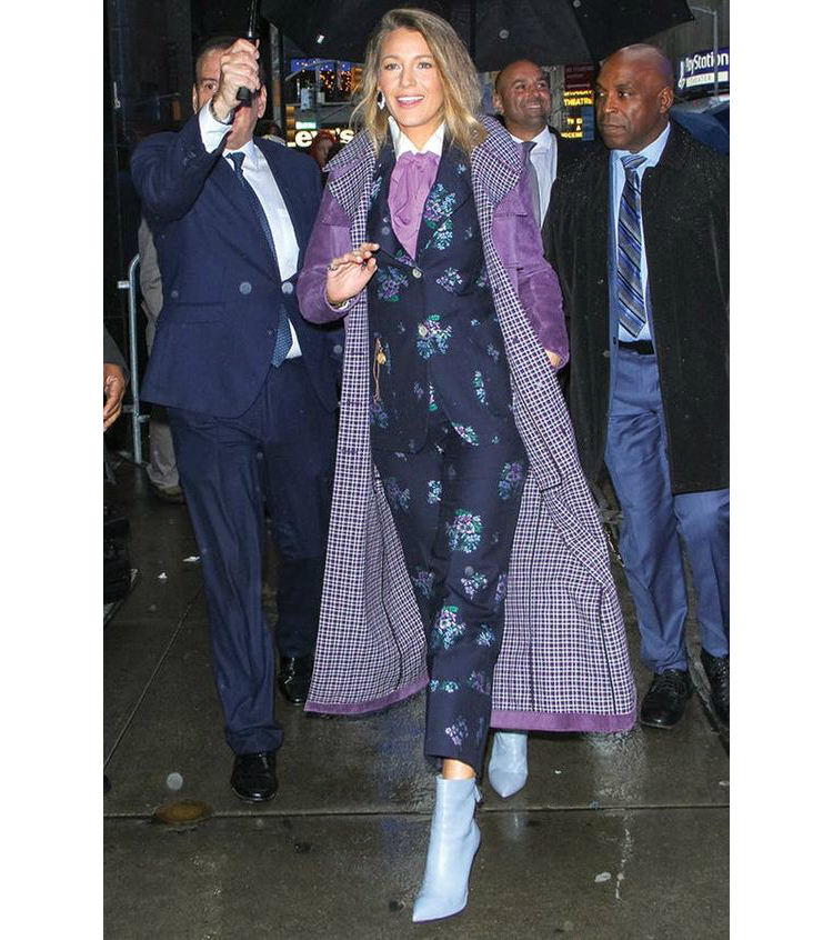 blakelivelysuits_01.jpg