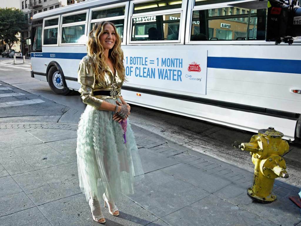 0122_Carrie-Bradshaw-Sarah-Jessica-Parker-Stella-Artois.jpg