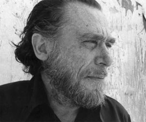 Charles Bukowski: «Αν χάνεις την ψυχή σου και το ξέρεις, τότε έχεις ακόμα λίγη ψυχή να χάσεις»