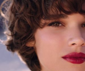Το πρώτο μου κραγιόν ήταν ένα βαθύ κόκκινο Chanel