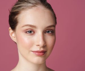 Το stick blush που με έκανε να δω αλλιώς το ρουζ στα 20s μου