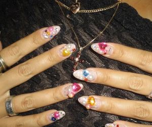 Pretty Pretty Princess nails: Το νοσταλγικό μανικιούρ που λατρεύουν όλες οι beauty addicts