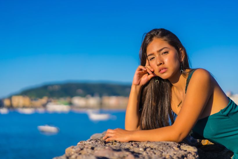 Νιώθεις πεσμένη; Το summertime sadness δεν είναι μόνο ένα τραγούδι της Lana Del Ray