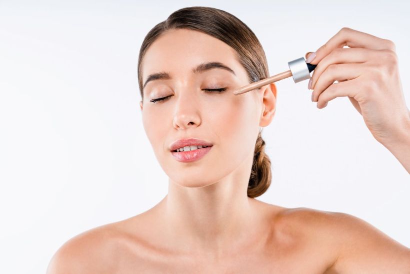 Το no-makeup makeup επιστρέφει αλλά πιο «αληθινό» από ποτέ