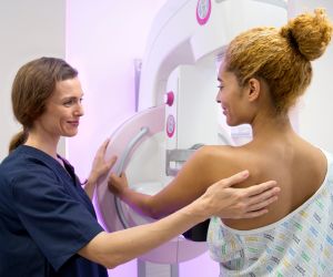 Μελέτη: Επιθετικός καρκίνος μαστού αυξάνεται σε νεότερες γυναίκες, 1 στις 4 διαγνώσεις κάτω των 50