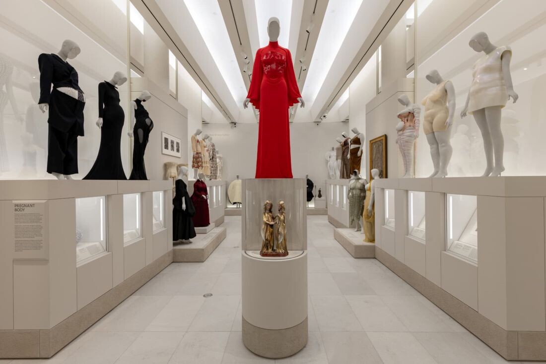 costume art exhib
