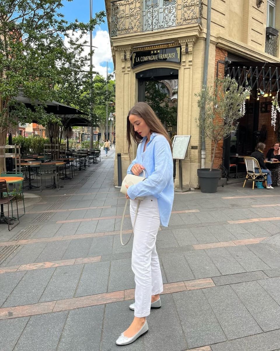 white jeans shoes