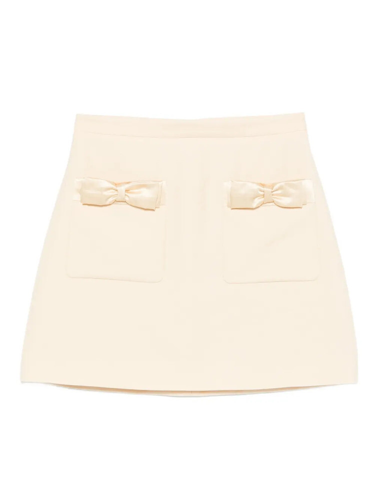 HOW TO WEAR A SKIRT