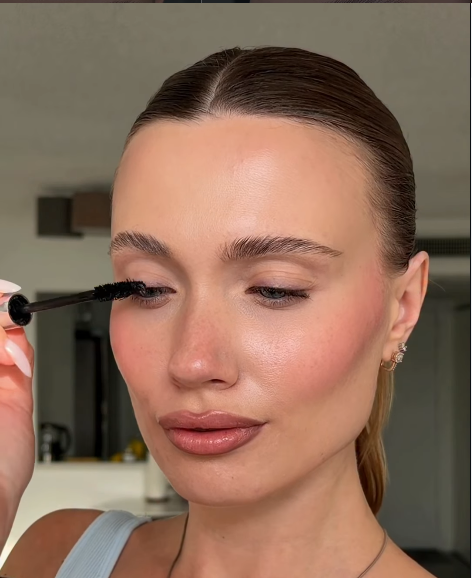 mascara