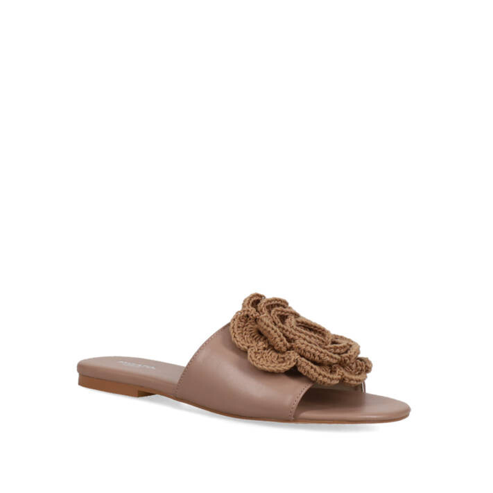shopping sandals