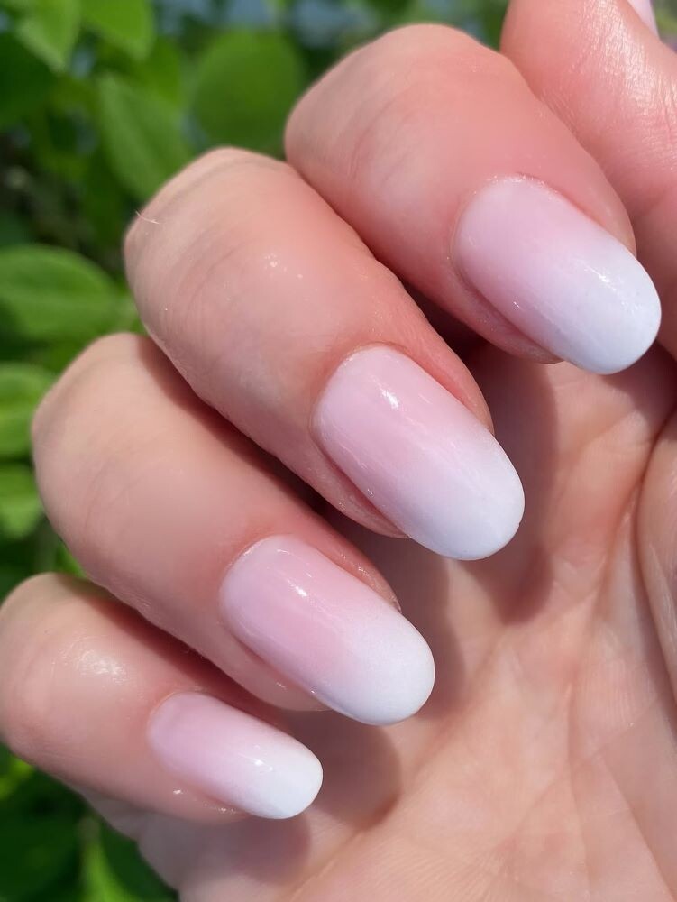 NUDE NAILS TREND