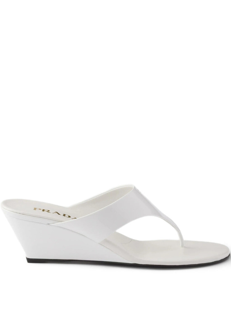 shopping sandals