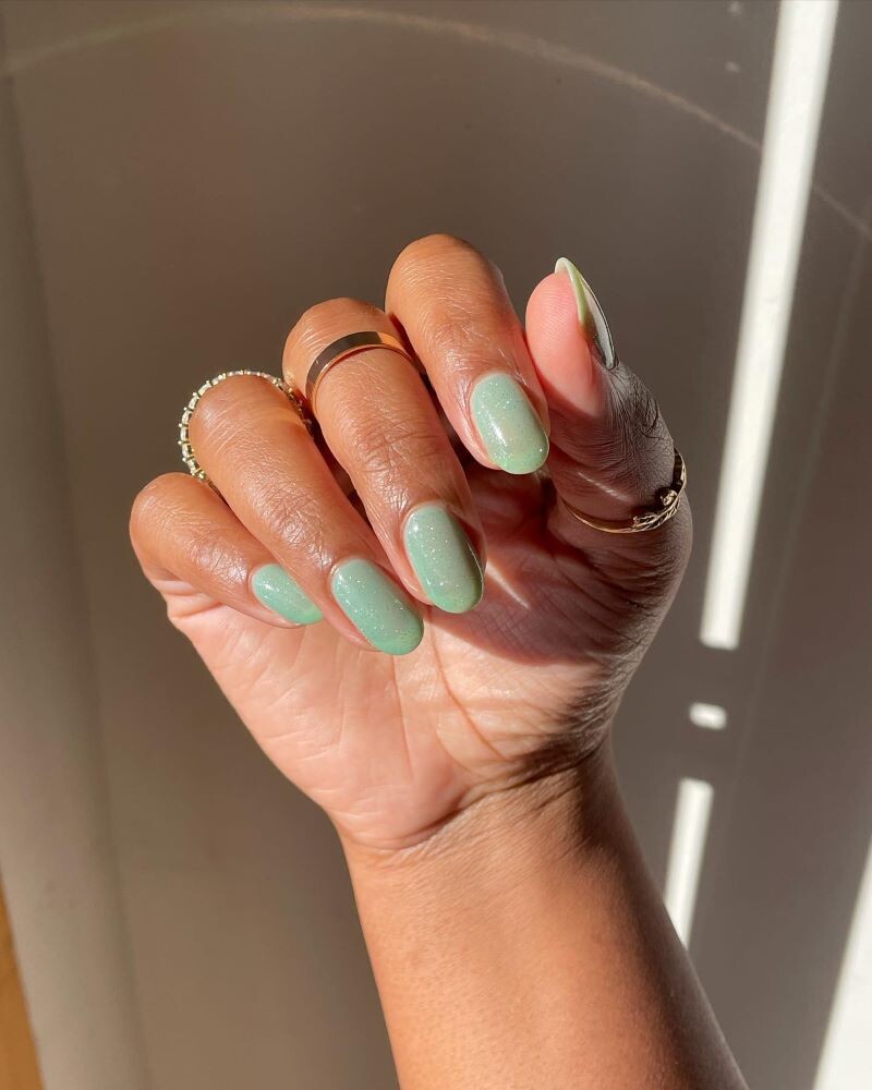 pistaccio nails