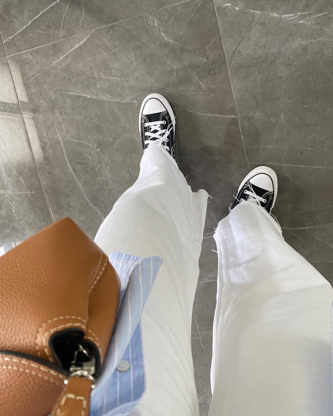 white jeans shoes