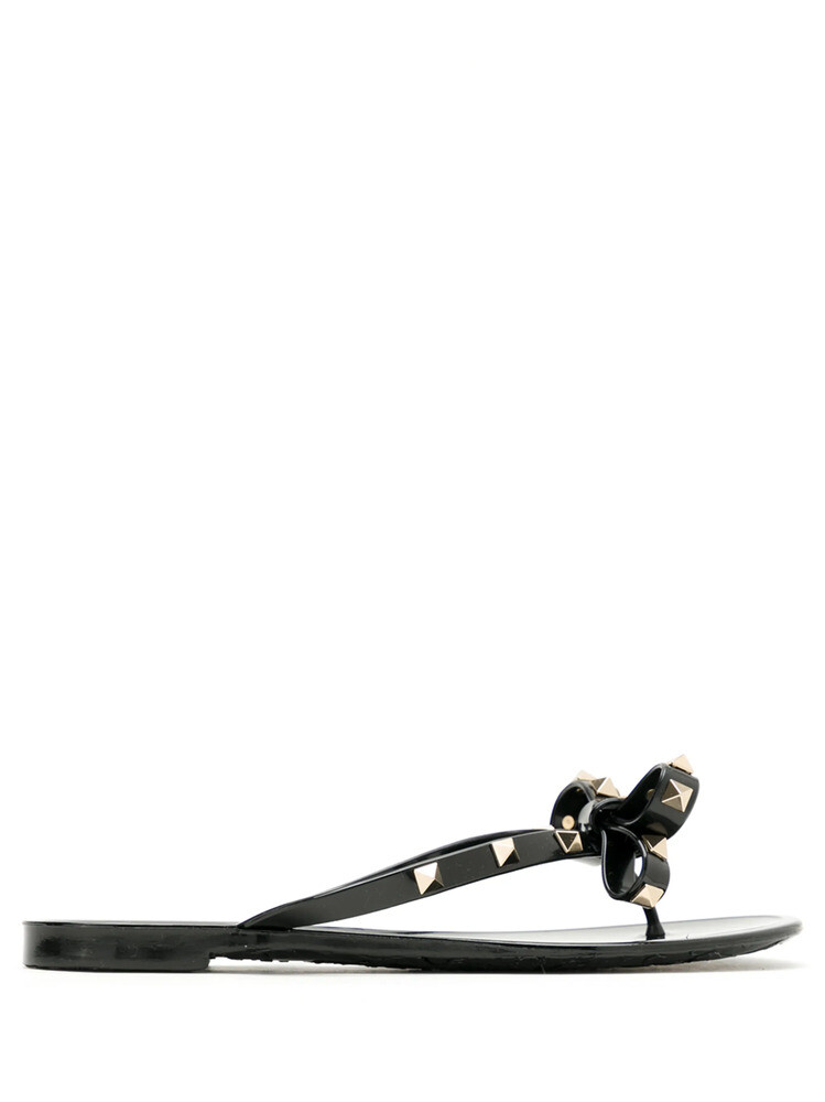shopping sandals