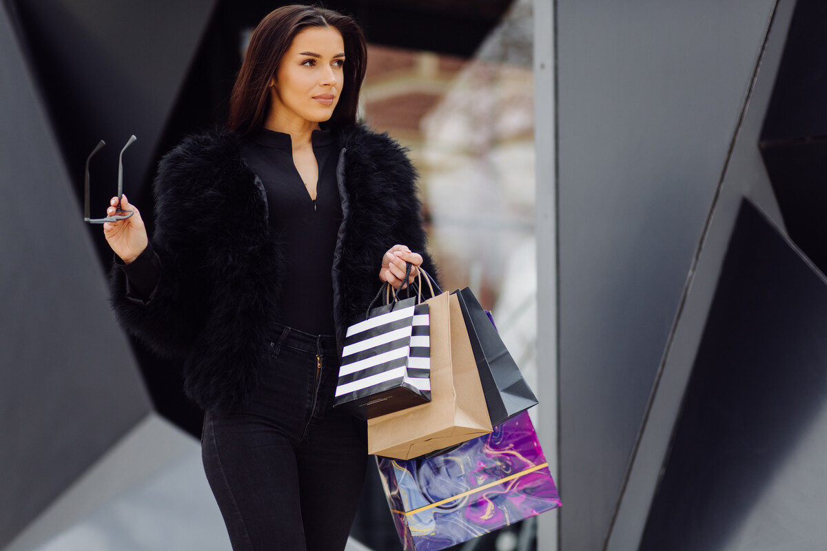 Fashion Star Black Friday: Τι να φορέσεις (και τι να αγοράσεις) σύμφωνα με το ζώδιό σου