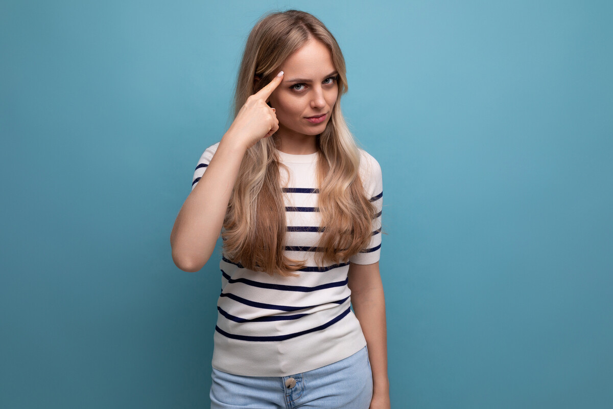 Brain Fog: Πώς σταμάτησα να χάνω τα κλειδιά μου (και το μυαλό μου) στην περιεμμηνόπαυση