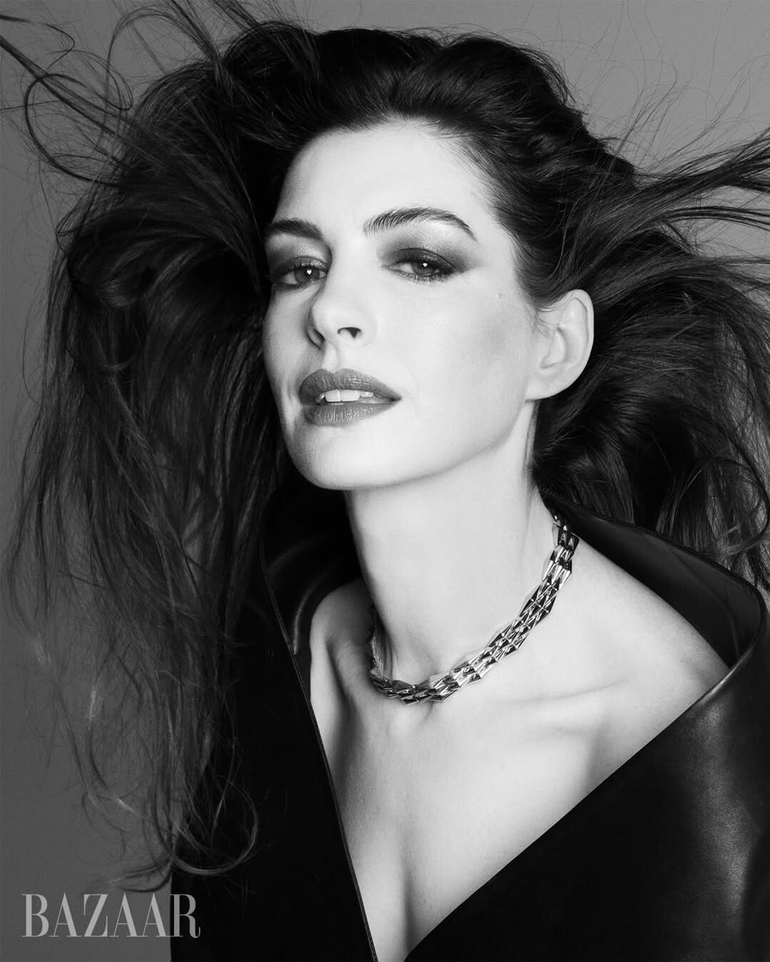 Η Anne Hathaway το «The Devil Wears Prada 2» και η προβληματική κουλτούρα της διαίτας