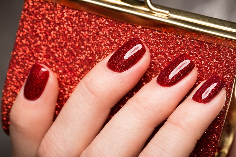 red nails