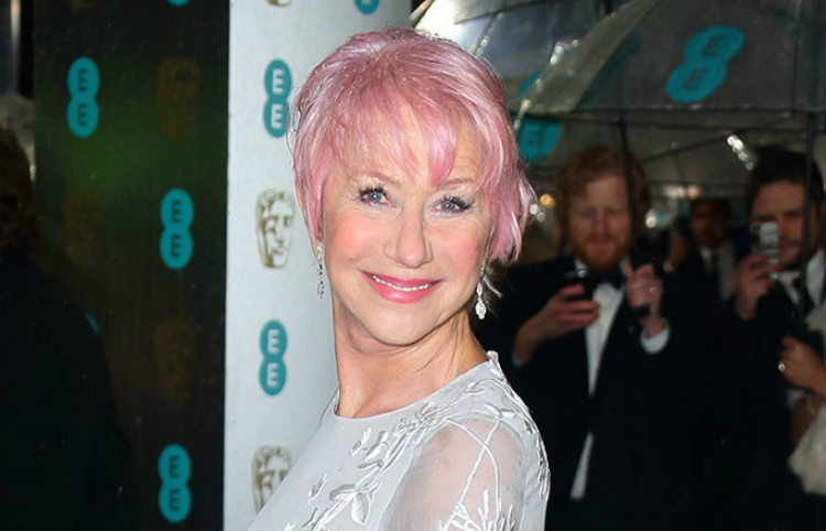 8celebwithpinkhair-08.jpg