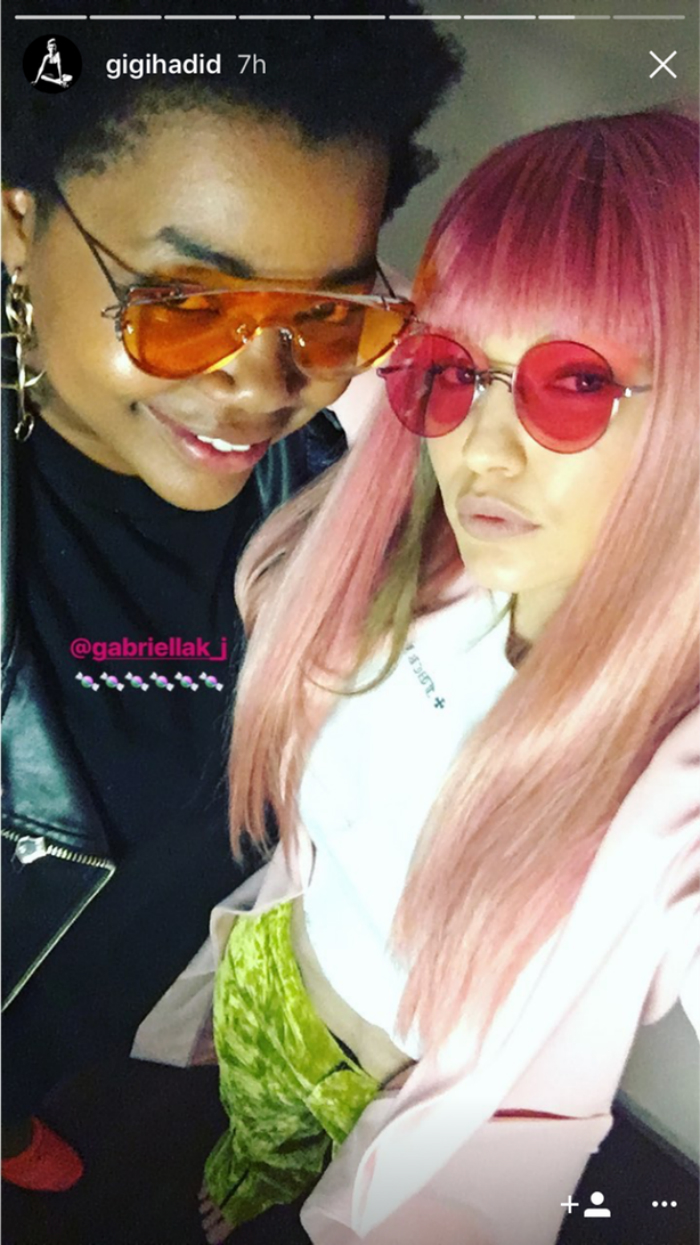 gigihadid-pinkhair-03.jpg