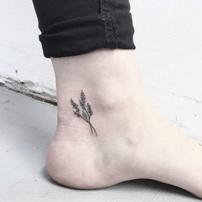 10tinytattoos-to-try-now-01.jpg