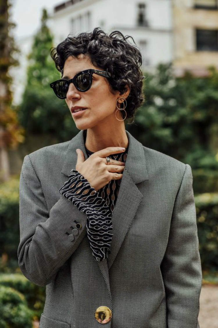 5short-haircuts-for-curly-hair-02.jpg
