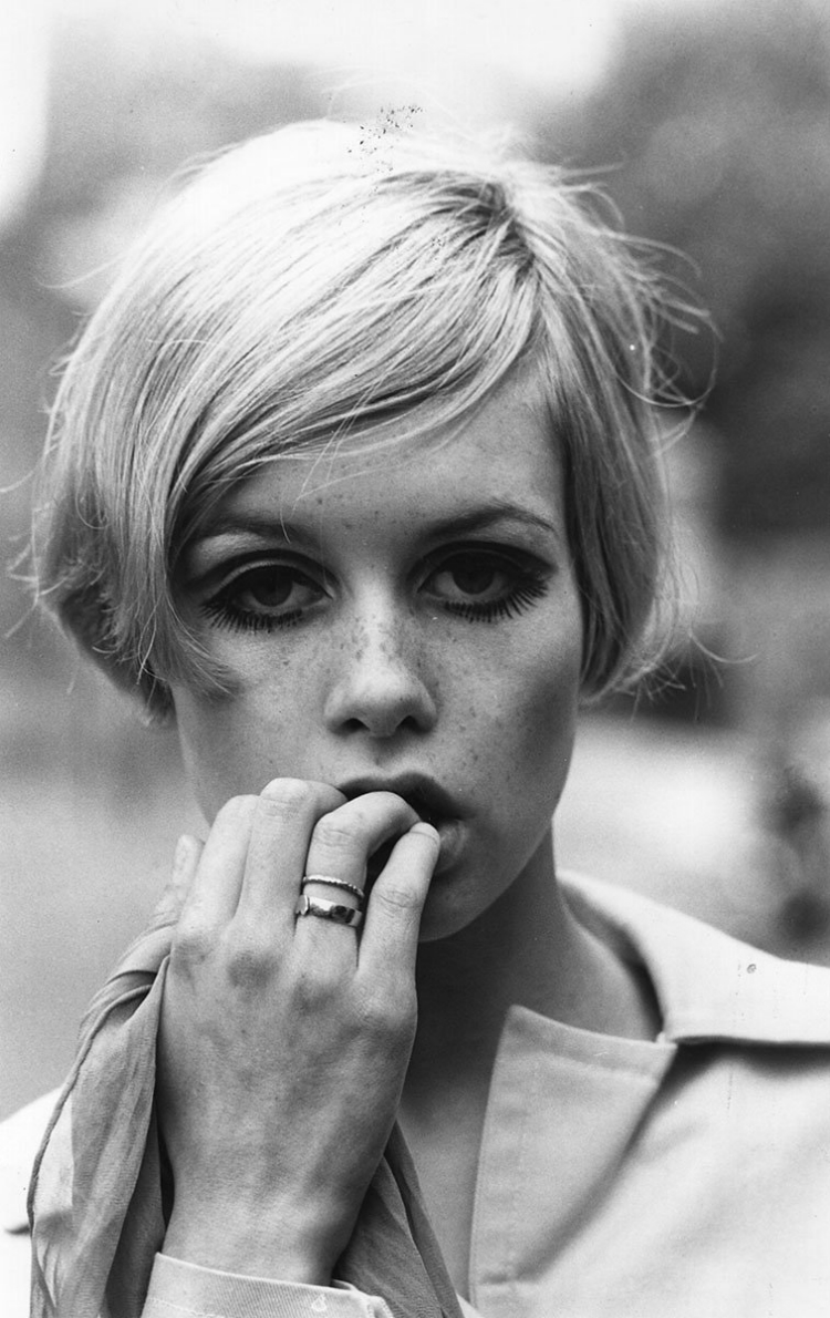 5womenwithfreckles-02.jpg