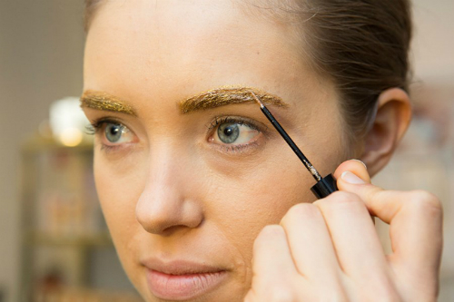 diy_metallic_eyebrows_03.jpg