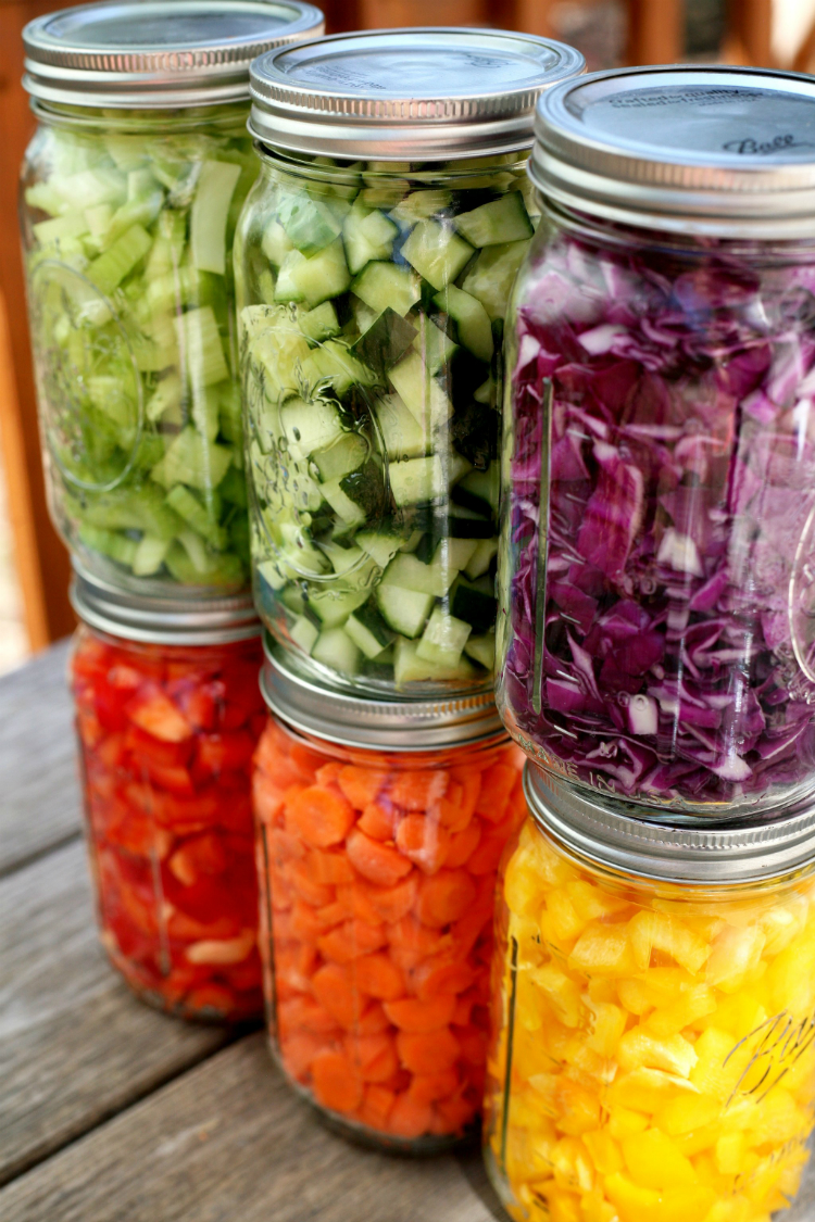 1hack-mason-jar-salads-01.jpg