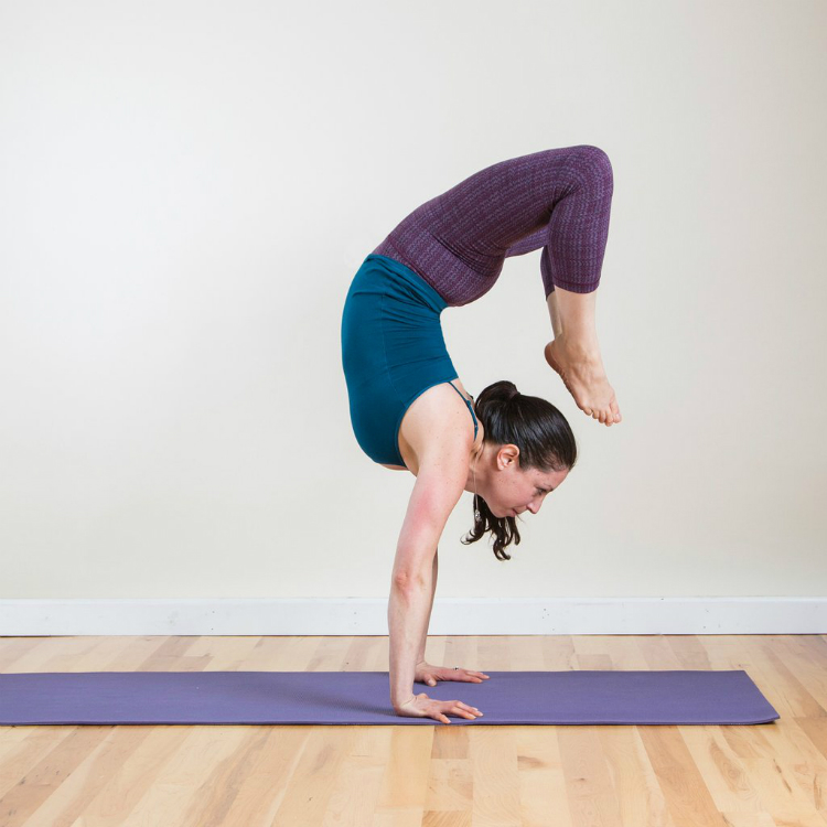 10yogaposes_01.jpg