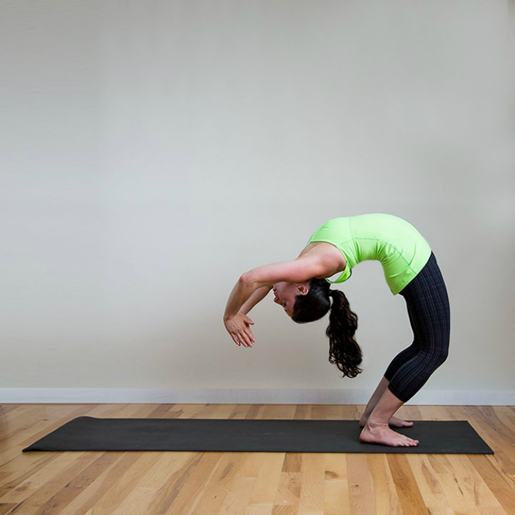 10yogaposes_07.jpg