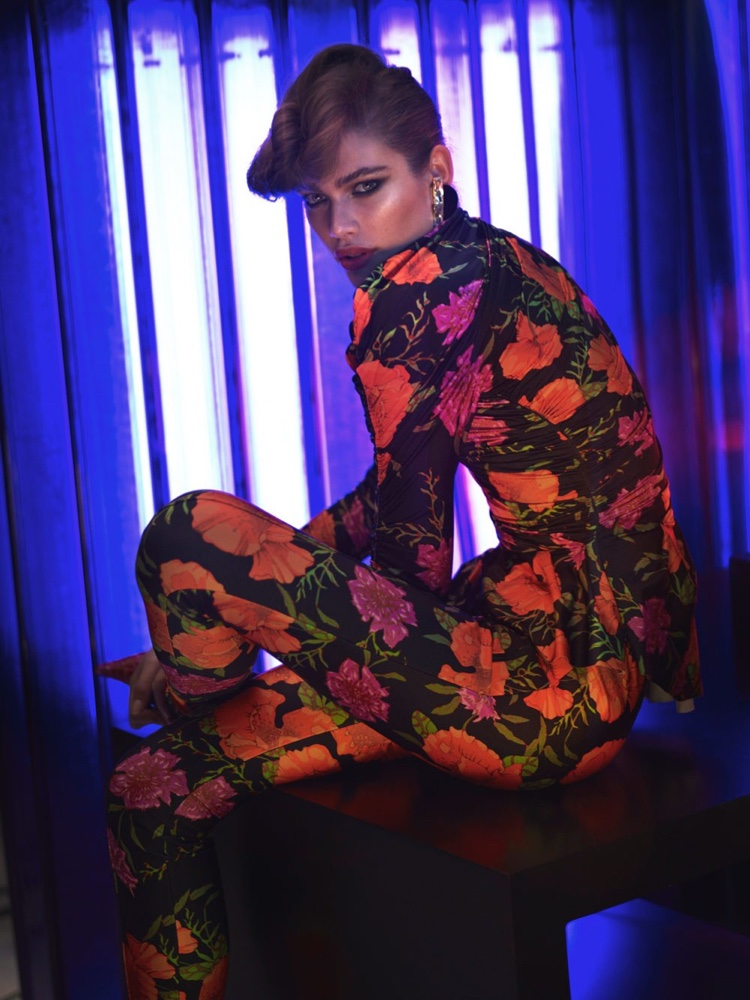 Valentina-Sampaio-Vogue-Paris-March-2017-Photoshoot04.jpg