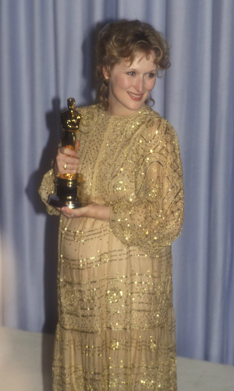 10merylstreeplooks_redcarpet_02.jpg