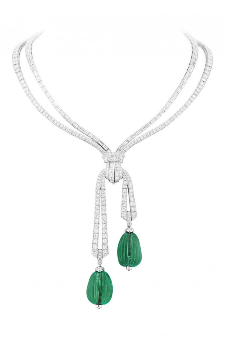 5stunning-emerald-jewerly-01.jpg