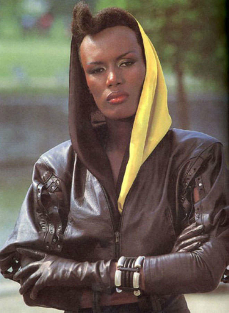 bondgirls_04.jpg