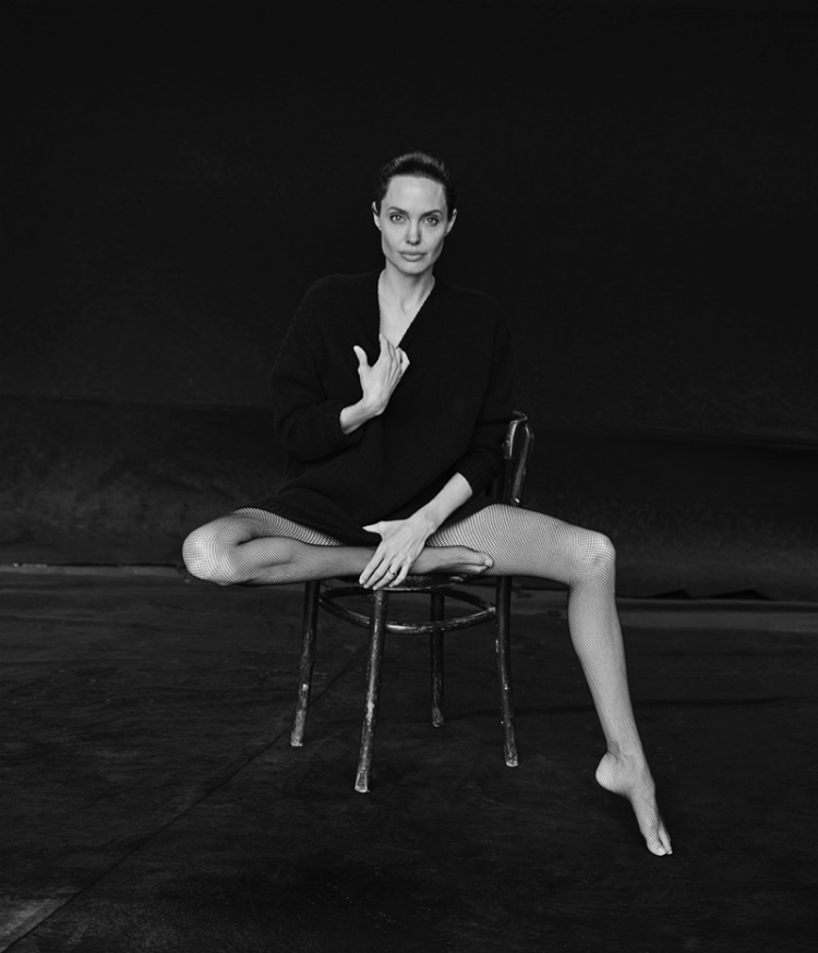 Angelina-Jolie-WSJ-Magazine-November-2015-Pictures07.jpg