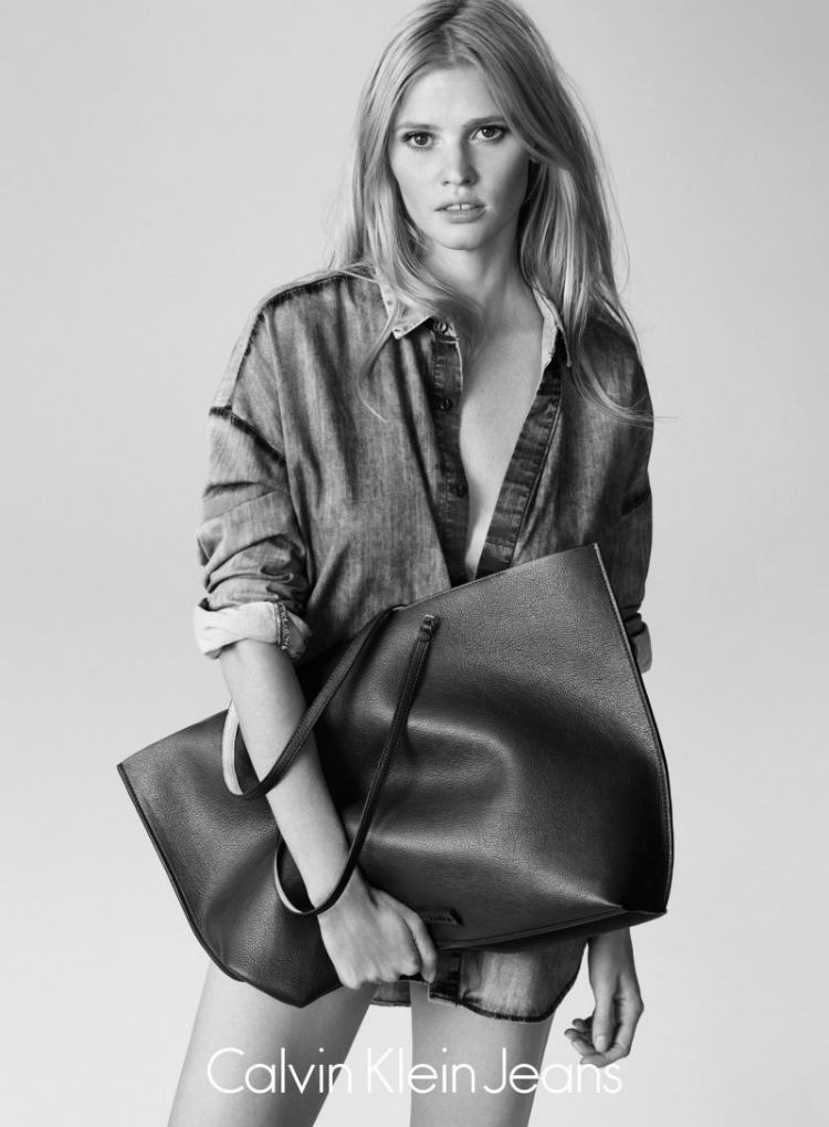 Lara-Stone-Calvin-Klein-Jeans-Summer-2015-Ad-Campaign-001.jpg