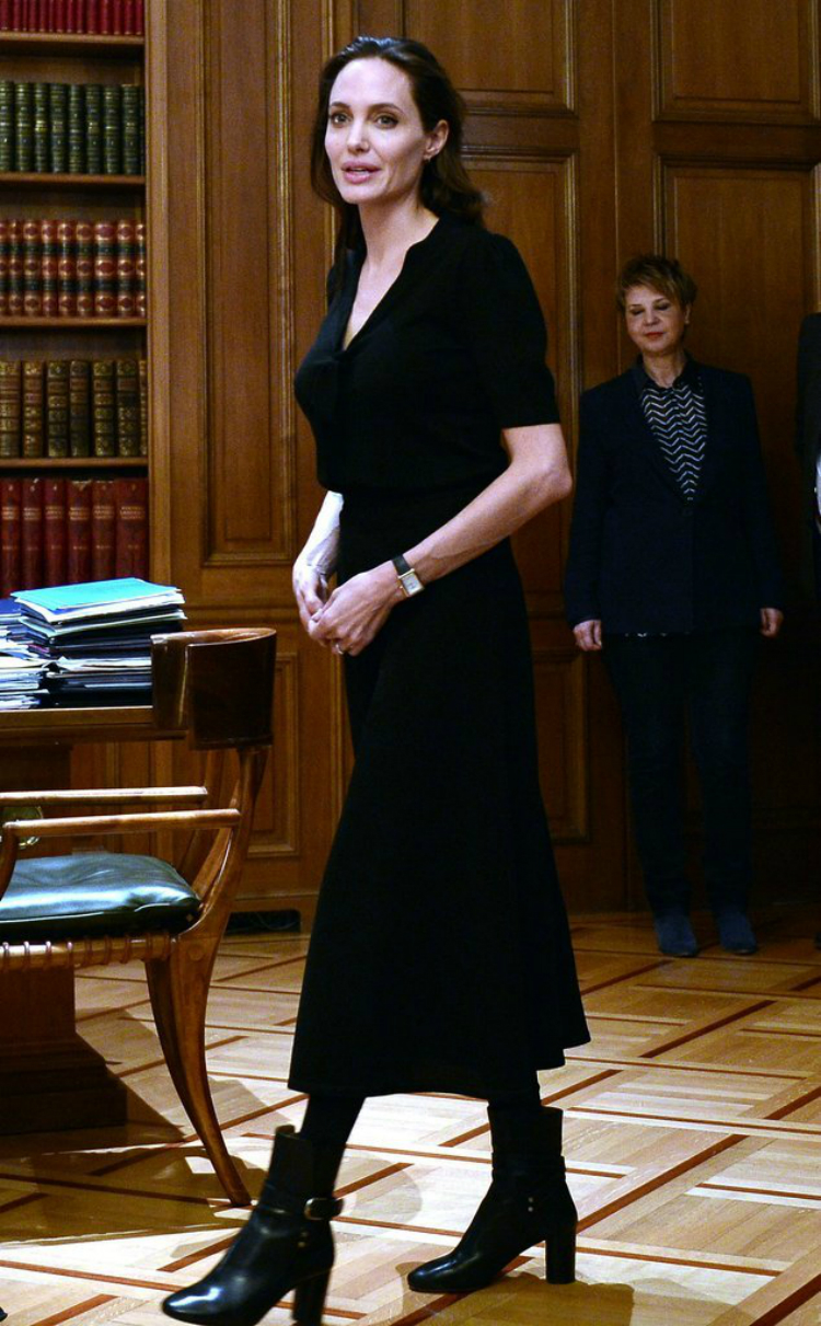 Angelina-Jolie-Wearing-Black-Dress-Boots-01.jpg