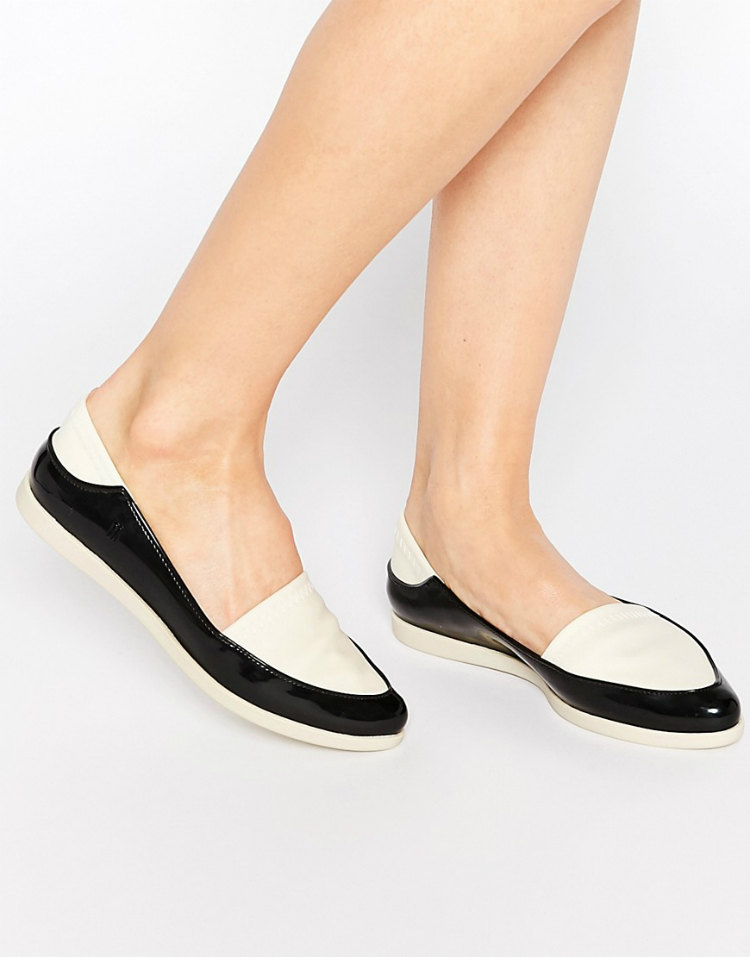 Gigi-Hadid-Wearing-Everlane-Shoes-02.jpg