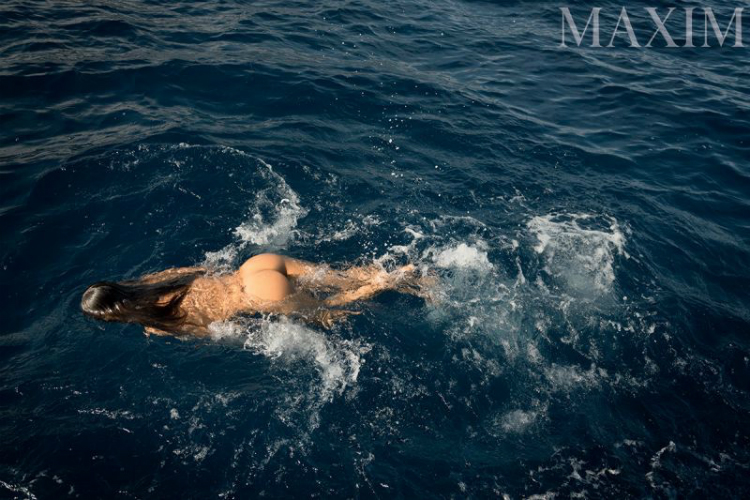 Alessandra-Ambrosio-Maxim-Magazine-Naked-2015-Photoshoot05.jpg