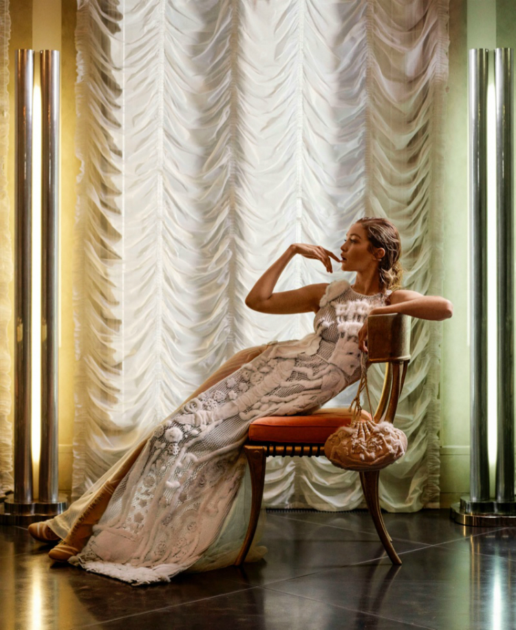 Gigi-Hadid-Fendi-Haute-Couture-Harpers-Bazaar-Editorial04.jpg