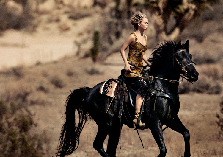 Jennifer-Lawrence-Vogue-December-2015-Cover-Photoshoot04.jpg
