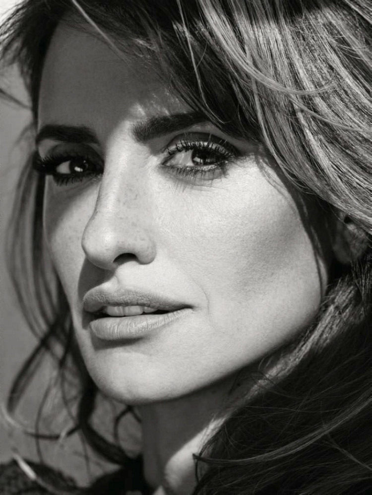 Penelope-Cruz-ELLE-France-November-2015-Cover-Photoshoot02.jpg