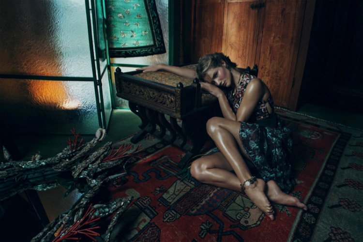 Rosie-Huntington-Whiteley-Vogue-Korea-November-2015-Photoshoot04.jpg