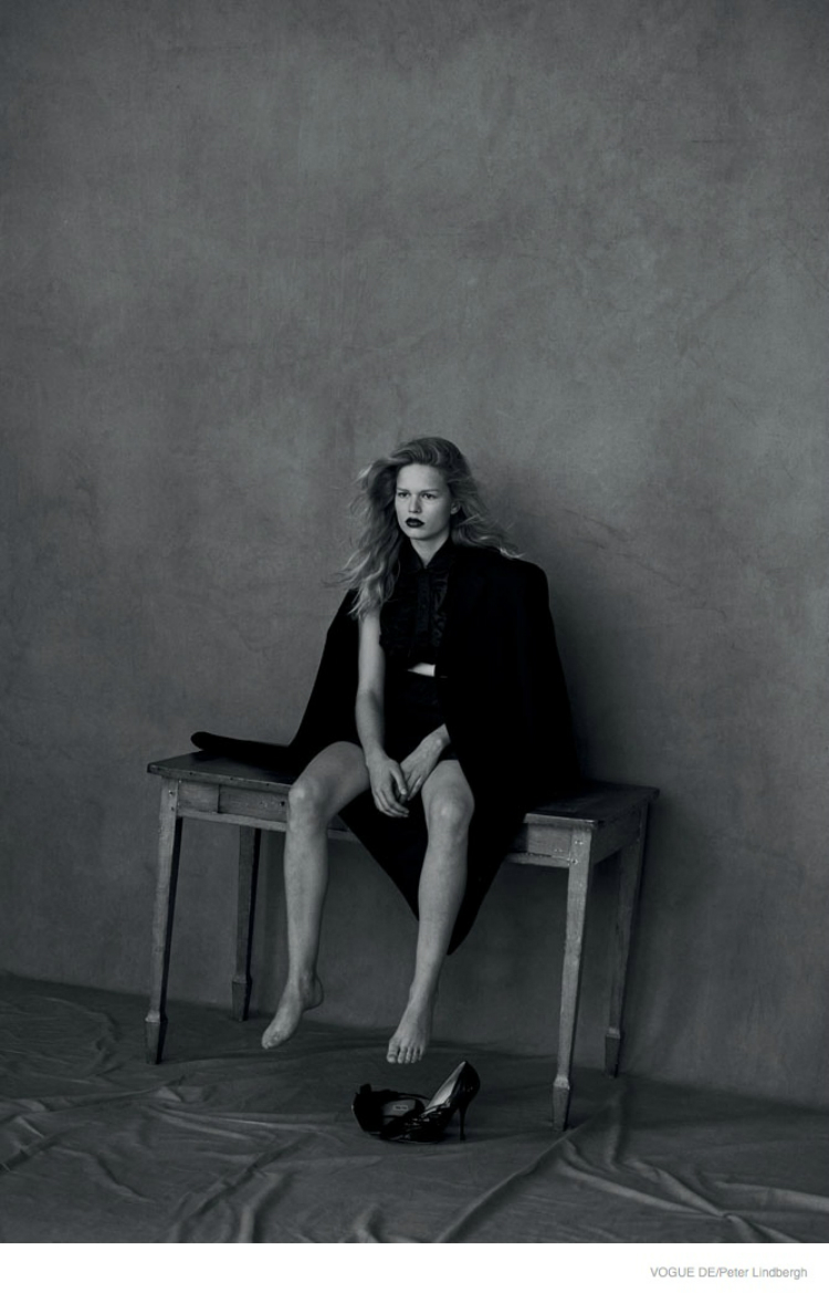 anna-ewers-peter-lindbergh-black-white11.jpg