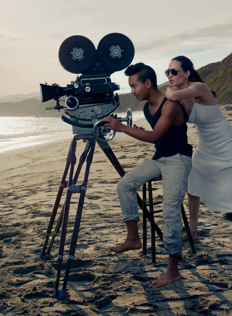 Angelina-Jolie-Vogue-November-2015-Cover-Photoshoot05.jpg
