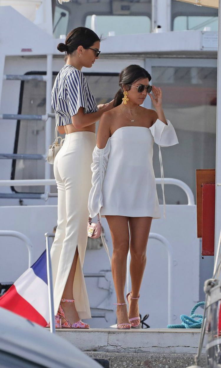10kourtney_looks_08.jpg