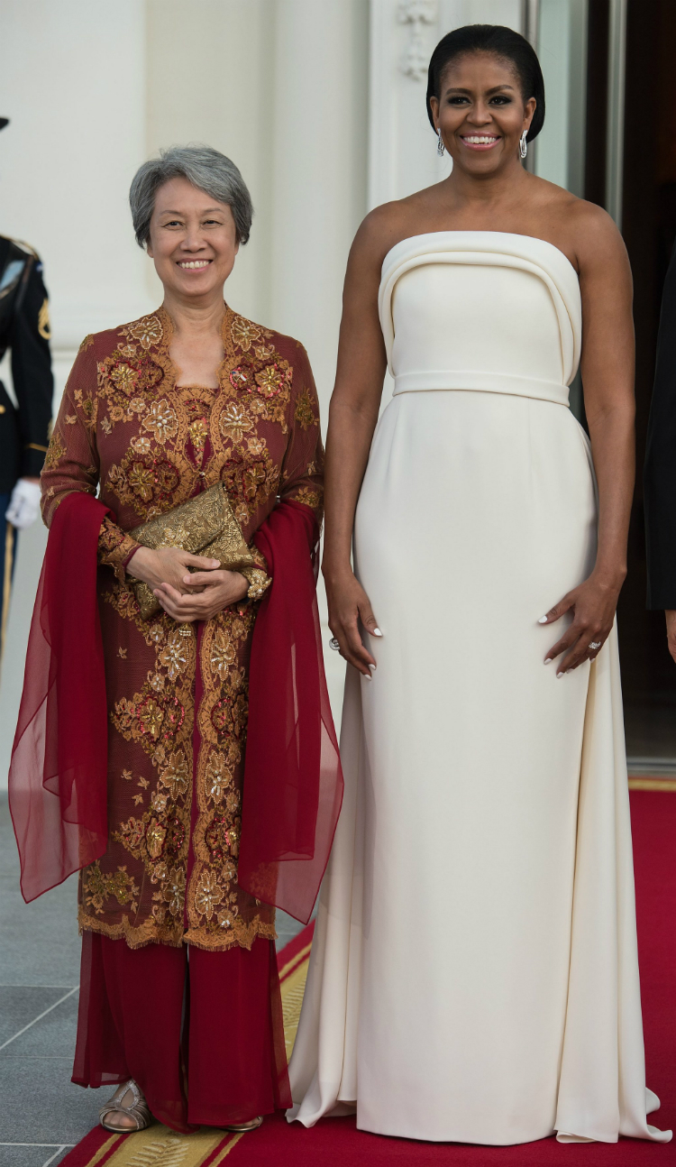 8best-gowns-michelle-obama-03.jpg
